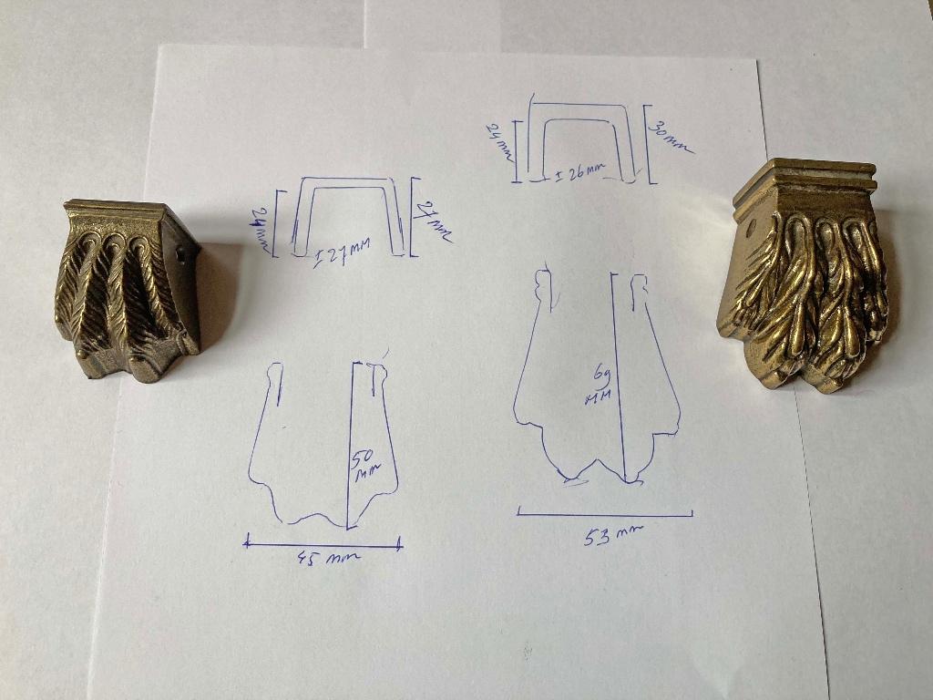 2x leeuwenpoot (1x groot + 1x klein) voor antieke meubels, Ophalen of Verzenden