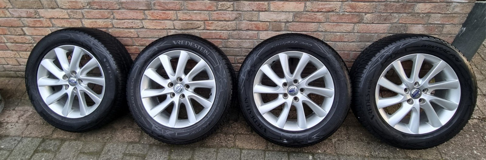 Volvo Vredestein Wintrac Pro winterbanden met velgen, Gebruikt, Banden en Velgen, 17 inch, 235 mm