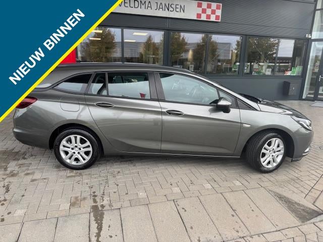 Opel Astra Sports Tourer 1.0 TURBO 105 PK ONLINE EDITION (77, Auto's, Opel, Voorwielaandrijving, Gebruikt, Euro 6, 1178 kg