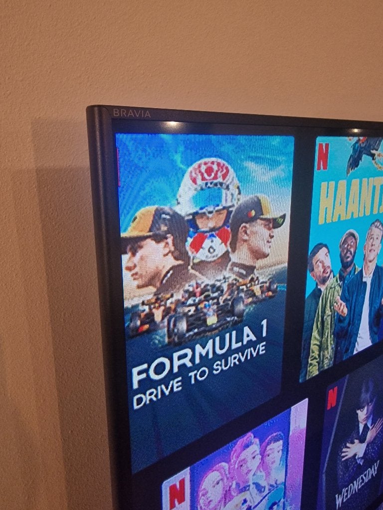 Foto 4 van Sony Bravia 50" Full HD Led 3D TV met soundbar