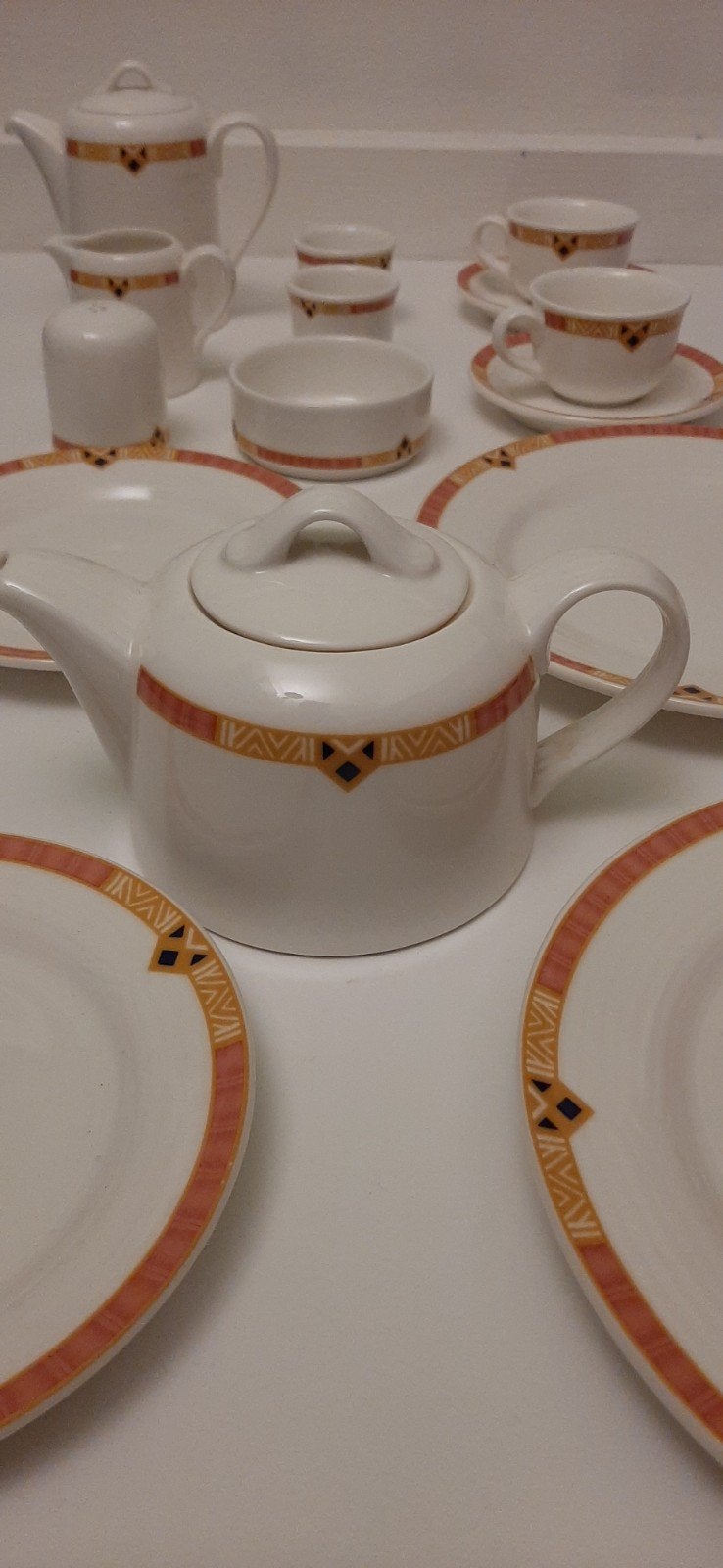 villeroy en boch compleet servies kleuren oker en zalm, Antiek en Kunst, Ophalen of Verzenden