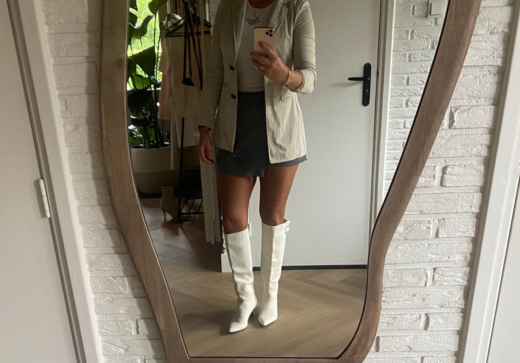 Hoge laarzen met naaldhak / / Zara, Kleding | Dames, Schoenen, Hoge laarzen, Wit, Ophalen of Verzenden, Zo goed als nieuw