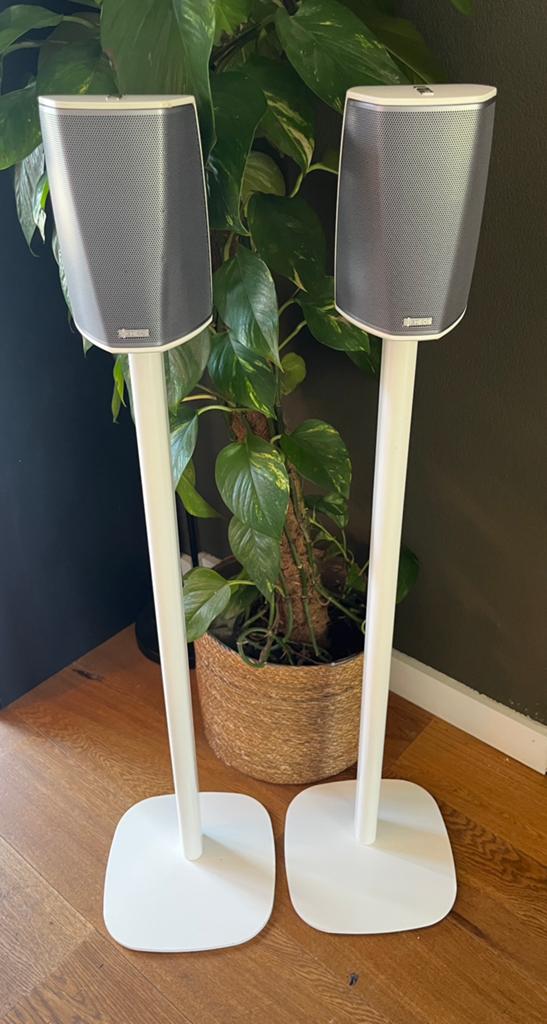 Denon HEOS 1 HS2 Wit - 2 stuks met 2 speakerstands, Audio, Tv en Foto, Luidsprekers, Gebruikt, Minder dan 60 watt, Front, Rear of Stereo speakers