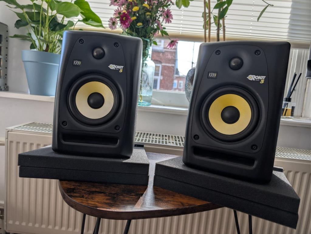 Studio bundle: KRK Rokit 5 gen 3, Dynavox and Pro-ject, Zo goed als nieuw, Minder dan 60 watt, Front, Rear of Stereo speakers