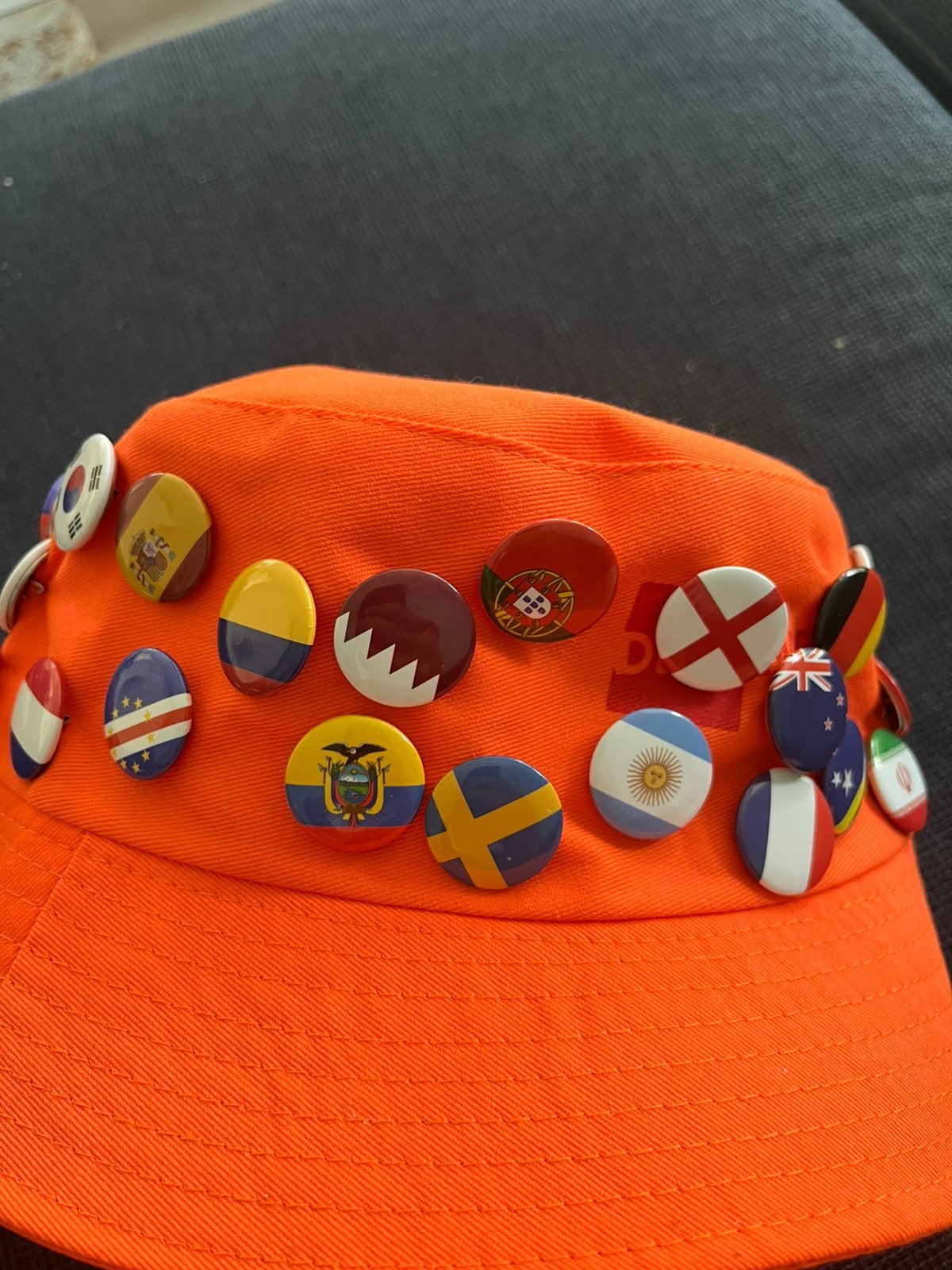 Dekamarkt wk buttons hoed, Verzamelen, Ophalen of Verzenden