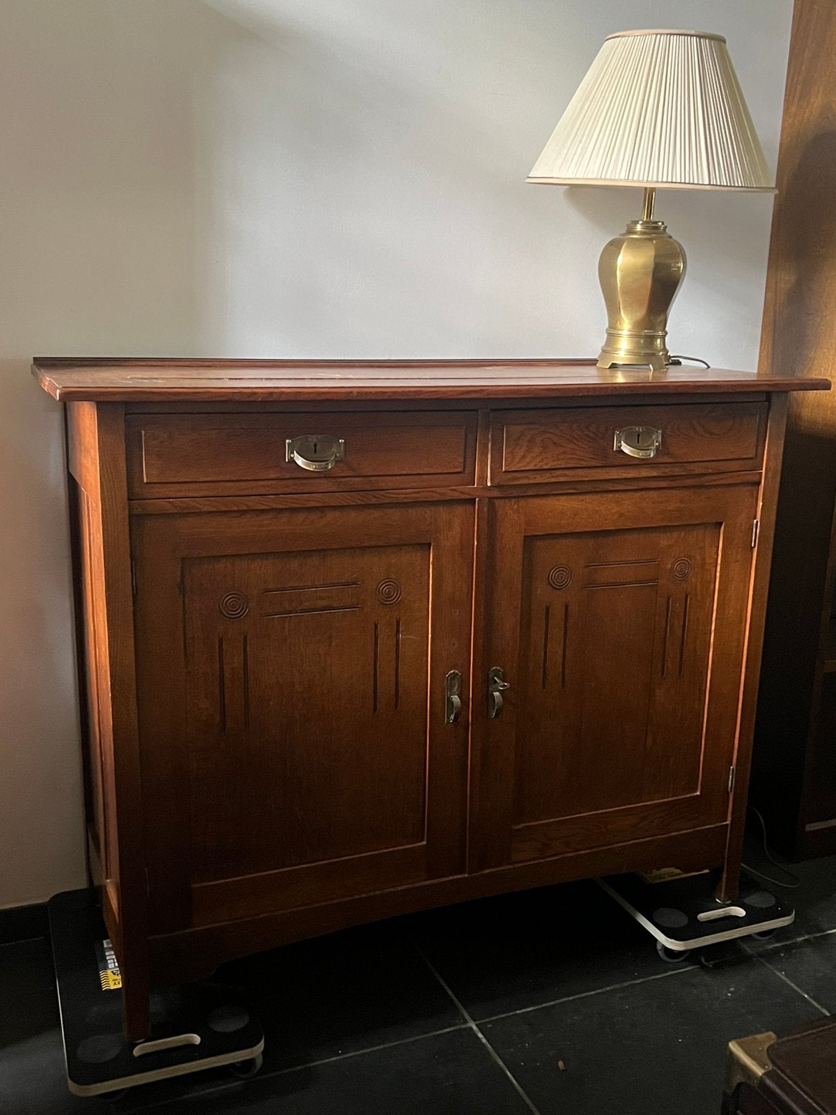 stevig eiken dressoir / buffetkast met karakter., Ophalen, Zo goed als nieuw, 25 tot 50 cm