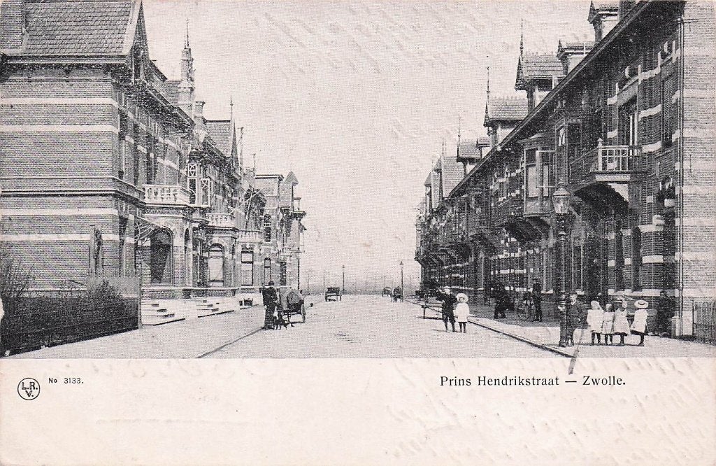 Zwolle - Prins Hendrikstraat met o.a. hondenkar 1909, Ophalen of Verzenden, Voor 1920, Gelopen, Overijssel