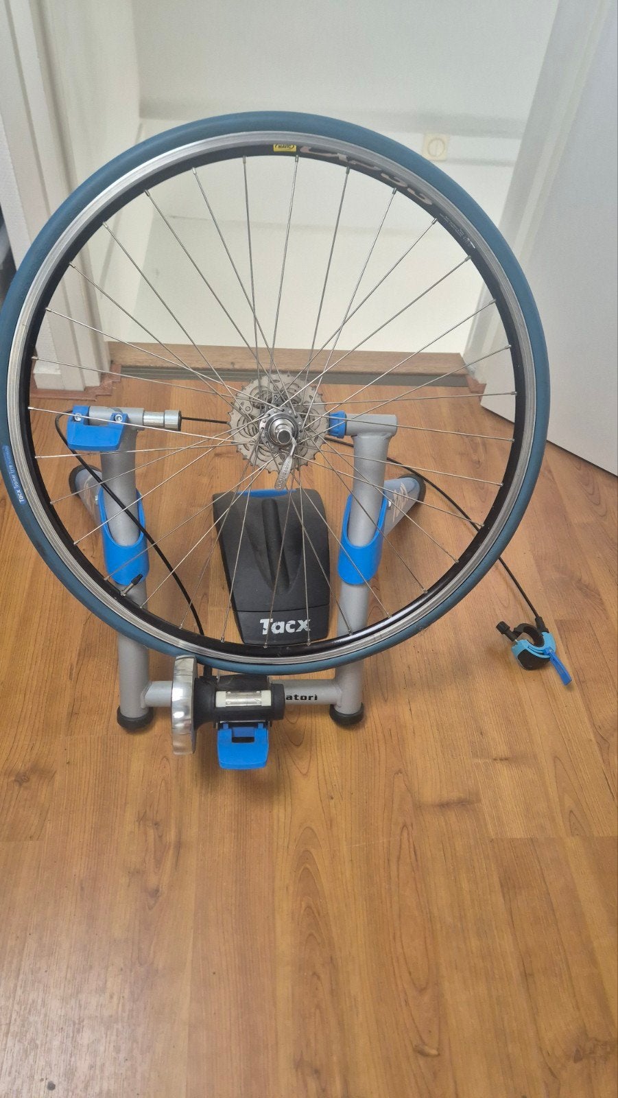 Tacx Satori Smart Trainer met Wiel en Cassette, Ophalen, Elektrische fiets, Gebruikt, Overige typen
