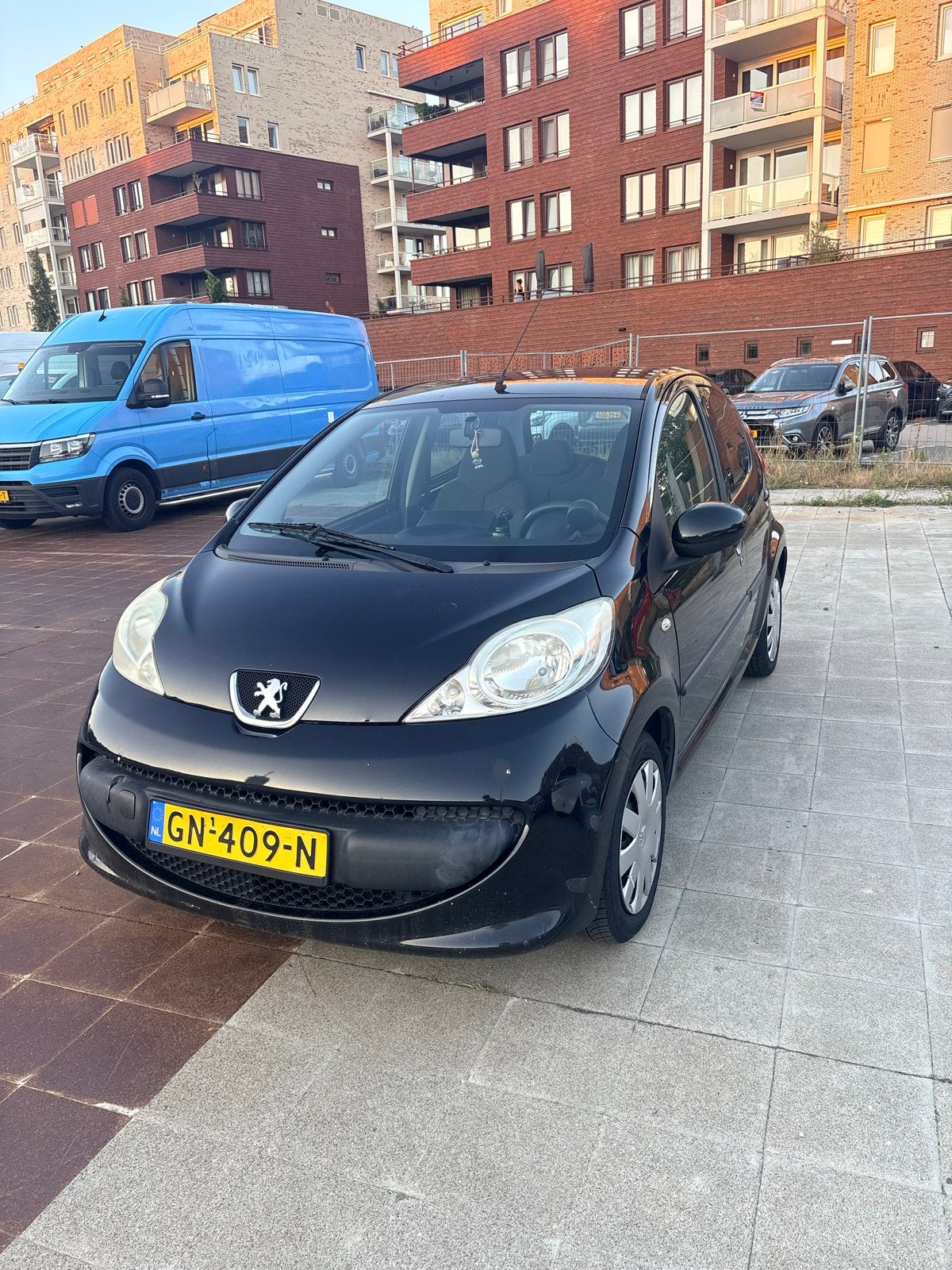 Peugeot 107 Zwart airco, Carplay 5drs, Auto's, 4 stoelen, Particulier, Geïmporteerd, 23 €/maand