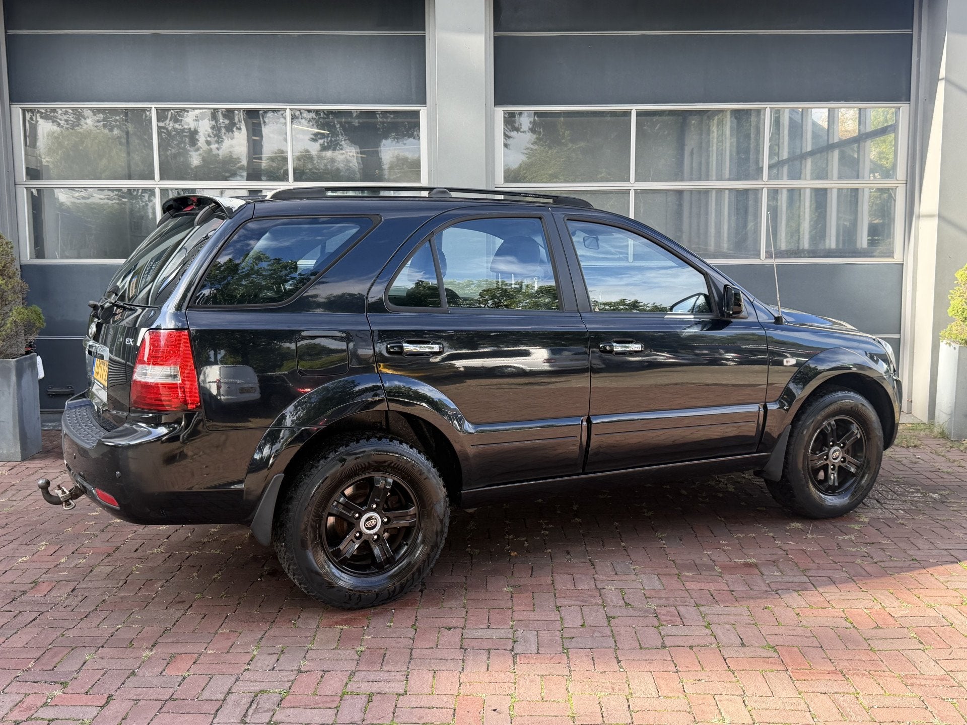 Kia Sorento 3.3 V6 X-clusive fulltime 4wd Bj 2007 4x4 3500kg, Auto's, Automaat, Dealer onderhouden, Gebruikt, Zwart