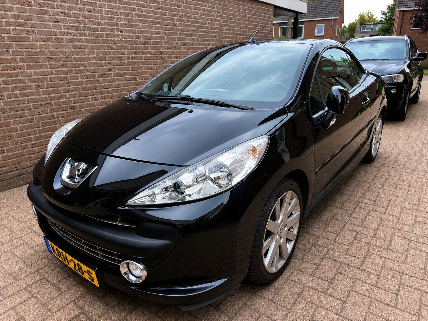 Peugeot 207 CC 1.6 VTi | 2009 | Slechts 68.000 km | Leder, Voorwielaandrijving, 15 km/l, Zwart, 4 cilinders