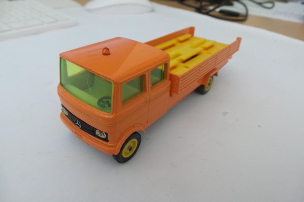 siku mercedes LP 608   V 336, Ophalen of Verzenden, Zo goed als nieuw, Bus of Vrachtwagen, SIKU