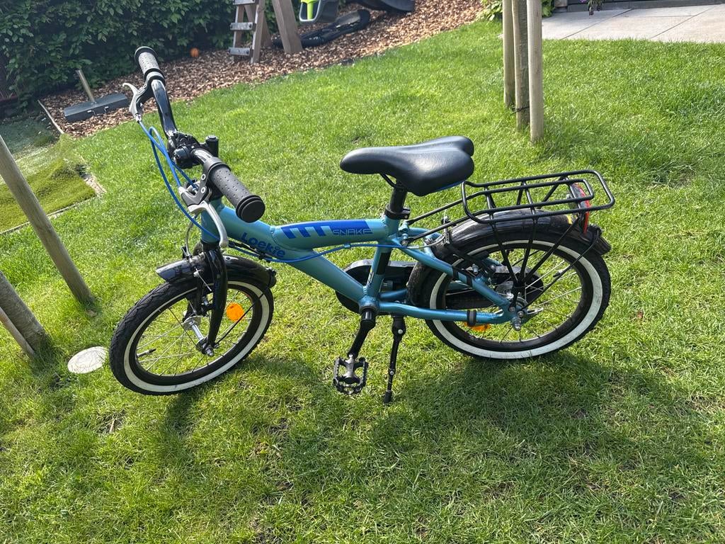 Loekie Snake blauwe kinderfiets 16 inch - Zo goed als nieuw, Ophalen, Zo goed als nieuw, Terugtraprem, 16 tot 20 inch