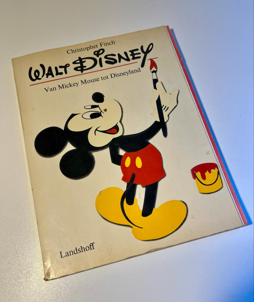 Walt Disney Boek: Van Mickey Mouse tot Disneyland, Ophalen of Verzenden, Mickey Mouse, Gebruikt, Papier, Kaart of Schrift