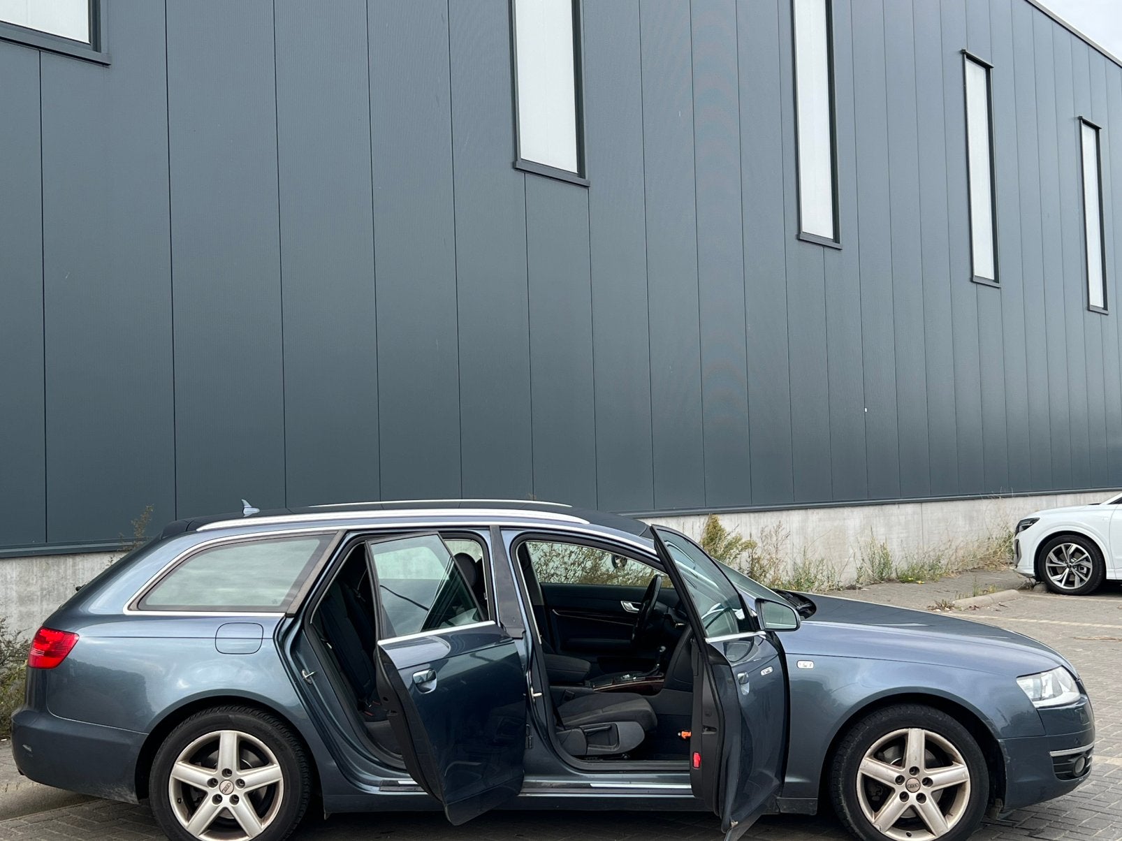 Goedrijdende Blauwe Audi A6 2.4 V6 FSI 177PK Automaat/APK/AC, Automaat, Stof, 1800 kg, Blauw
