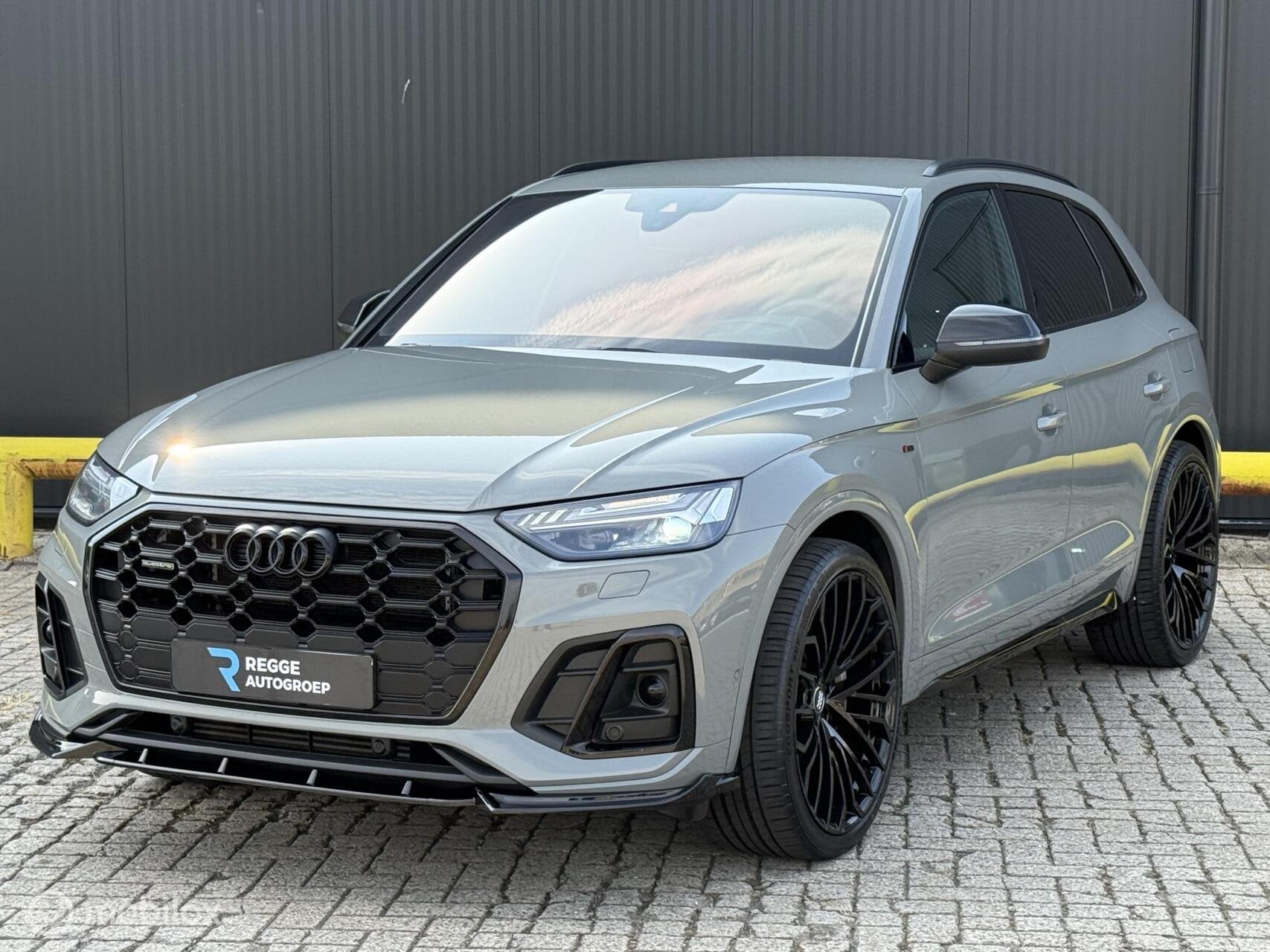 Audi Q5 55 TFSI e S edition SQ5 uitvoering | NARDO GRIJS, Auto's, Audi, Automaat, Gebruikt, Euro 6, 4 cilinders