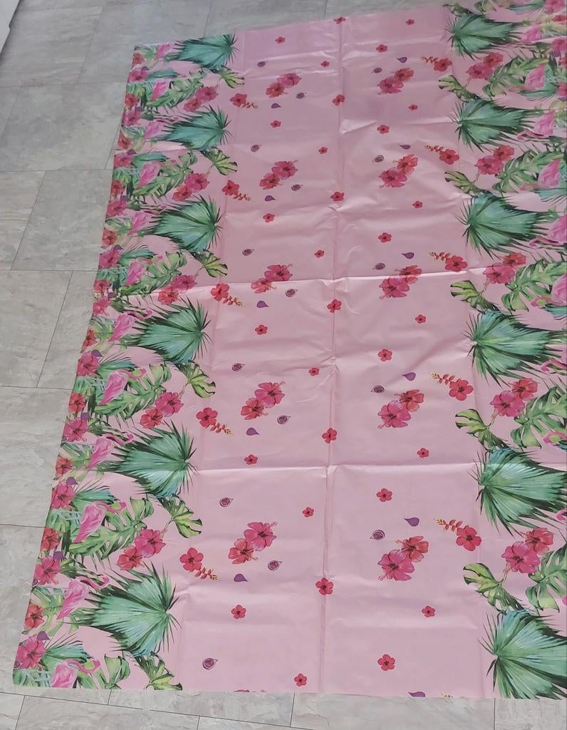Roze plastic  tafelkleed met bloemenprint, Huis en Inrichting, Ophalen of Verzenden, Zo goed als nieuw, Rechthoek