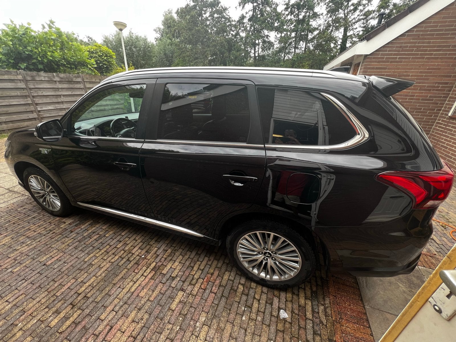 Mitsubishi Outlander 2.4 Dohc Mivec Phev 240pk 4WD Aut 2019, Auto's, Mitsubishi, Automaat, Outlander, Zwart, 4 cilinders