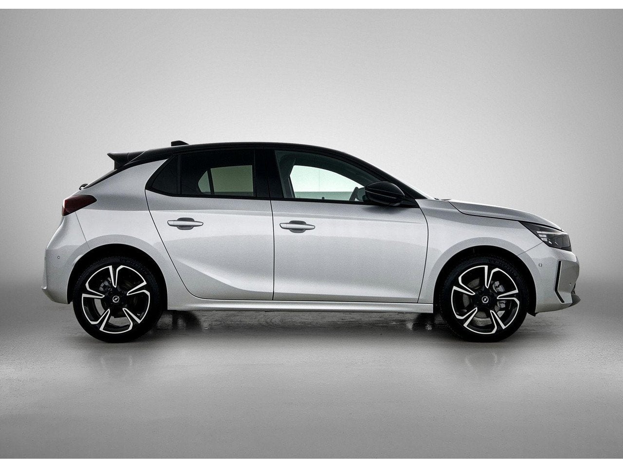 Foto 6 van Opel Corsa 1.2 Turbo Hybrid Ultimate Navigatie | AppleCar Pl