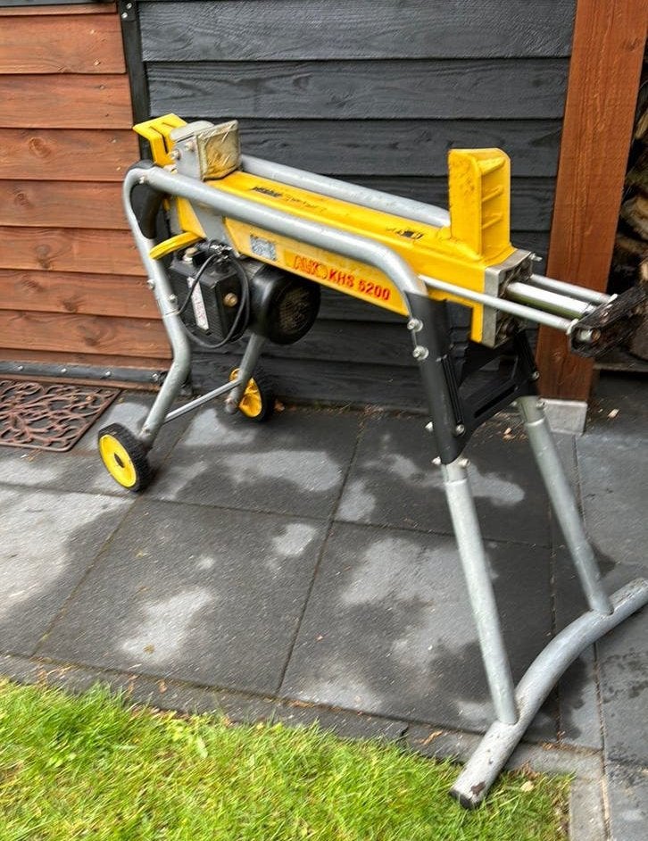 Liggende Alko houtklover, kloofmachine, klover 5 ton druk., Tuin en Terras, Ophalen of Verzenden, Zo goed als nieuw, Liggend