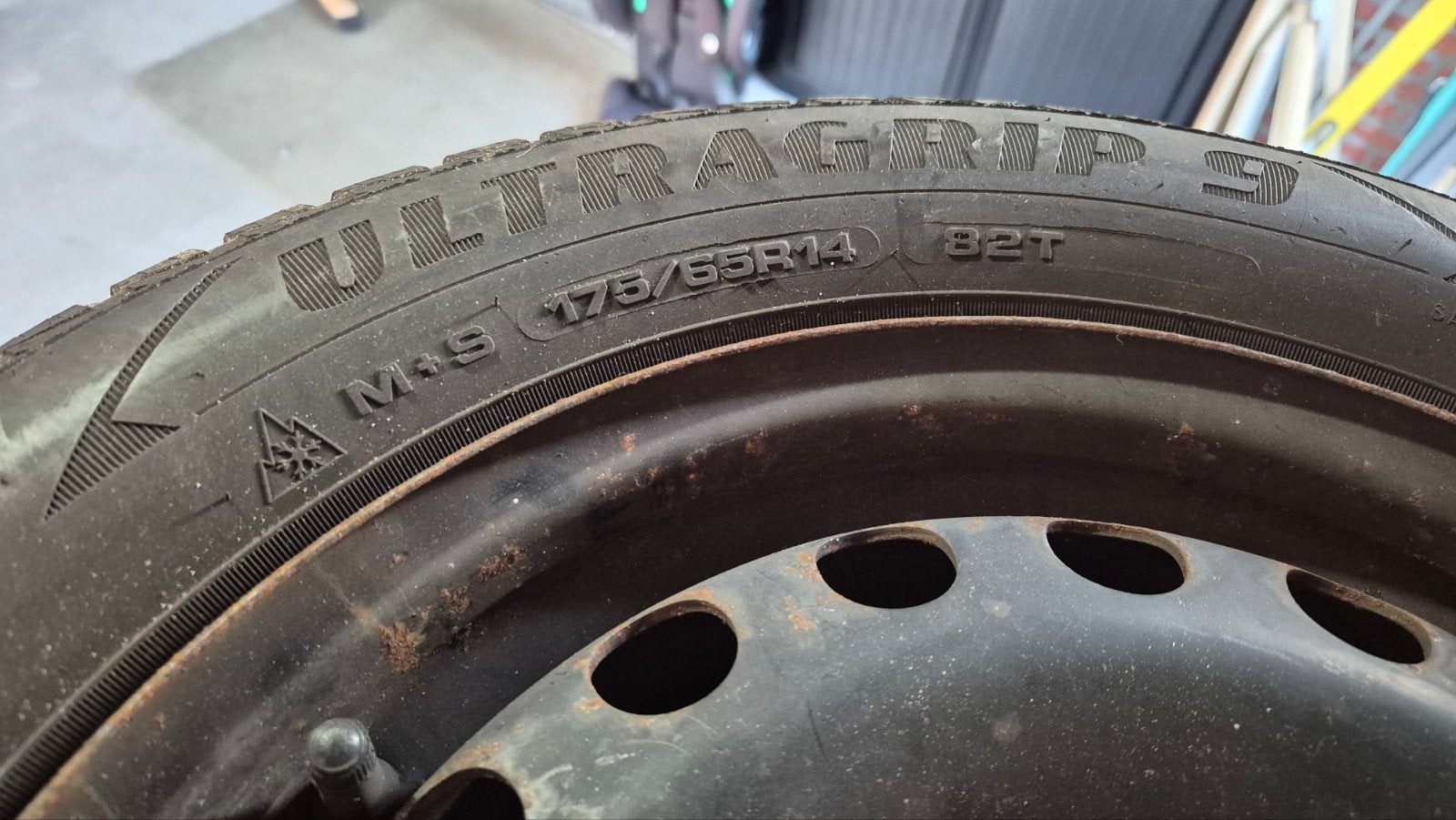 Set winterbanden op velg - VW Up, Skoda Citigo, Seat Mii, Ophalen, Gebruikt