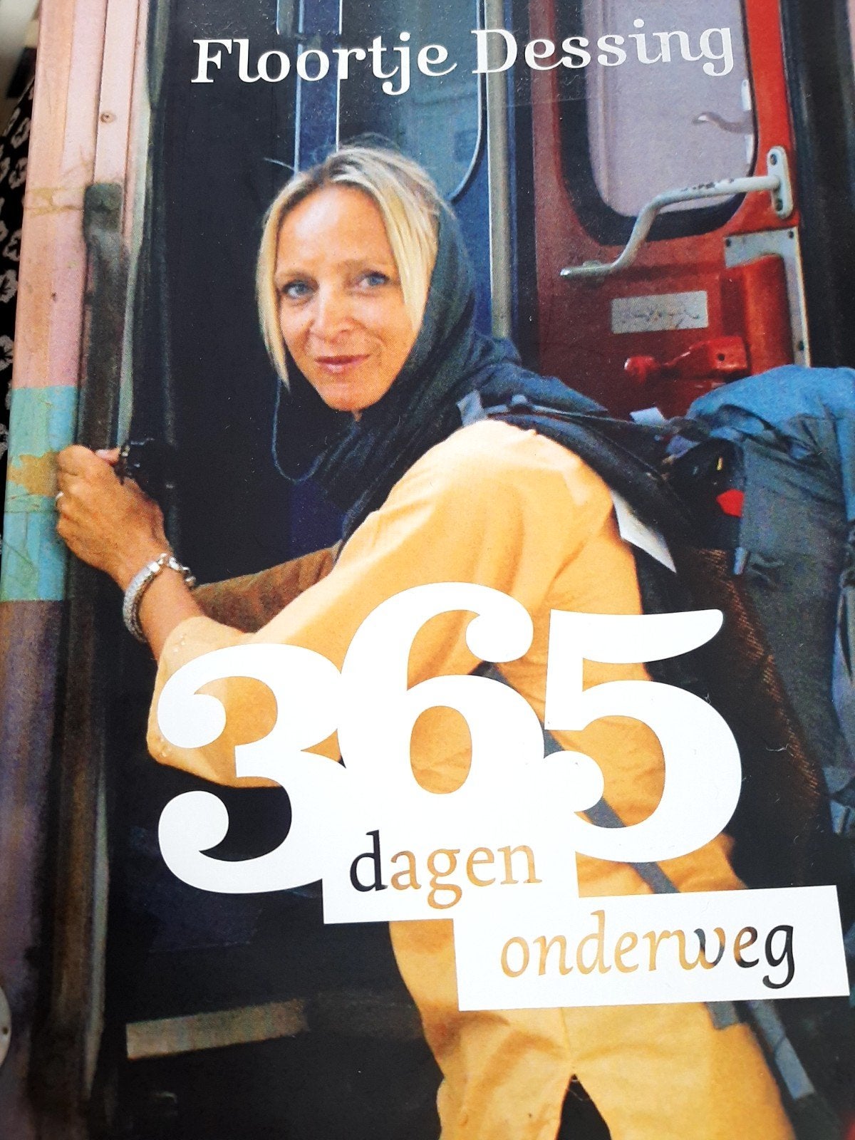 365 Dagen Onderweg - Floortje Dessing Reisboek, Boeken, Overige merken, Budget, Europa, Ophalen of Verzenden