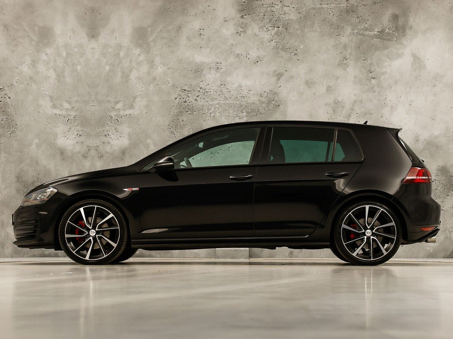 Volkswagen Golf 2.0 TSI GTI 220Pk Automaat (NAVIGATIE, CLIMA, Auto's, 12 maanden, Gebruikt, 4 cilinders, Zwart