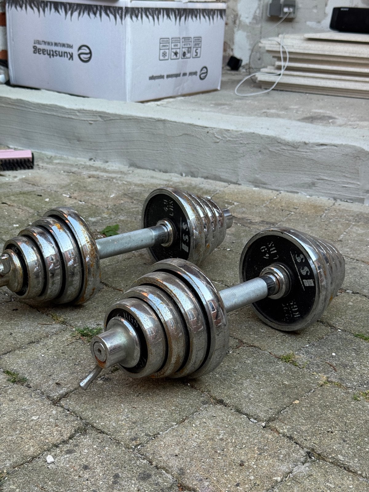Halterset / Dumbbellset Chroom met ISS Gewichtschijven 24kg, Sport en Fitness, Fitnessmaterialen, Gebruikt, Halterset, Armen, Benen