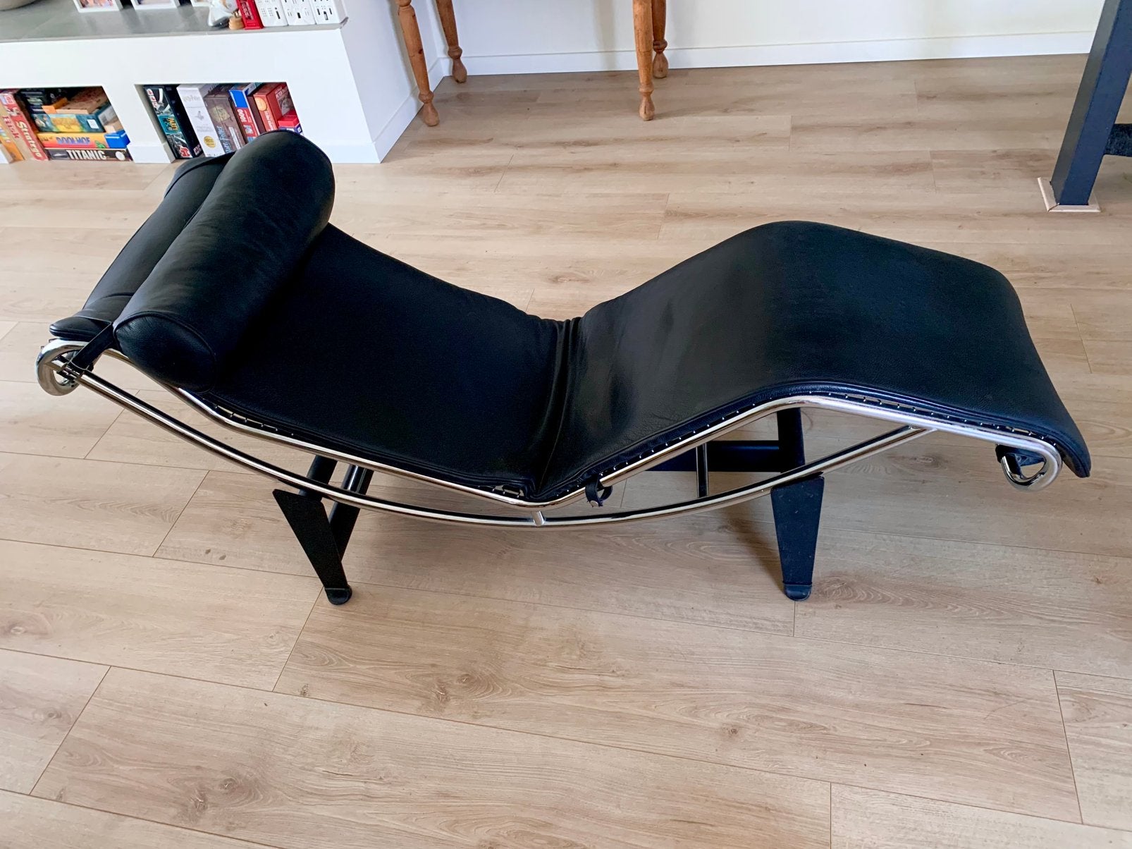 Design Chaise Longue LC4-stijl Zwart Leer & Chroom, Huis en Inrichting, Banken | Sofa's en Chaises Longues, Ophalen, Eenpersoons