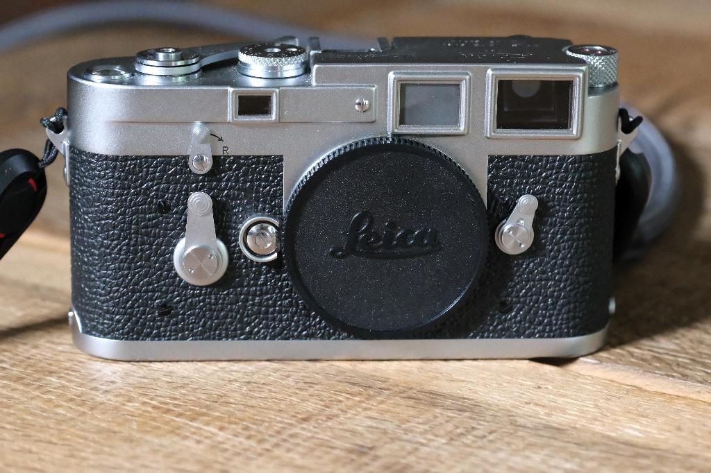 Leica M3 (1955) met 3 Leica lenzen en accessoires, Ophalen, Gebruikt, Compact, Leica