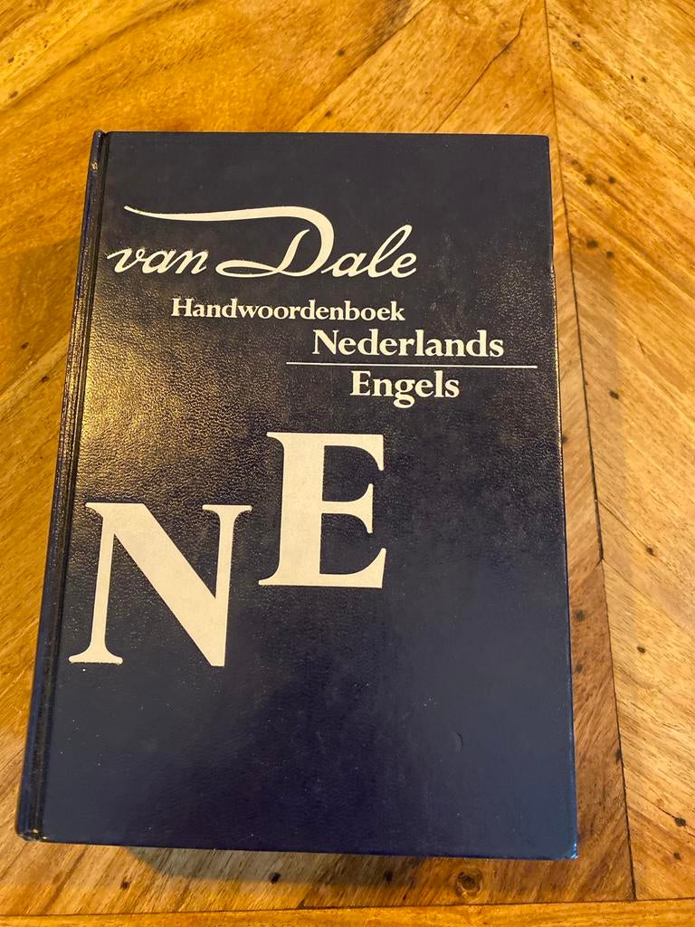 Van Dale Handwoordenboek Nederlands Engels 1988, Nederlands, Van Dale, Ophalen, Gelezen