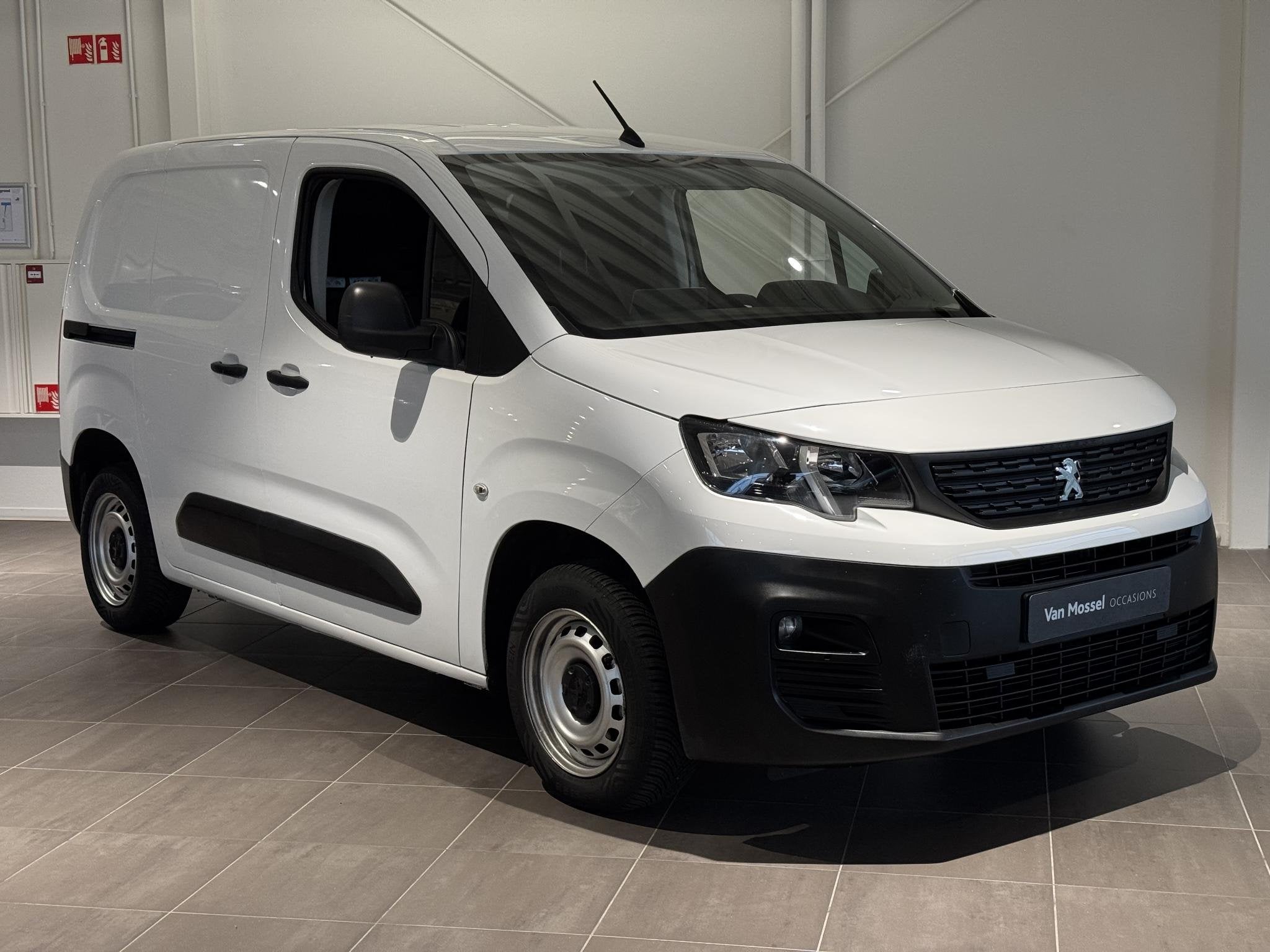 Peugeot Partner 1.5 BlueHDI Premium, 1350 kg, Stof, Gebruikt, Met garantie (alle)