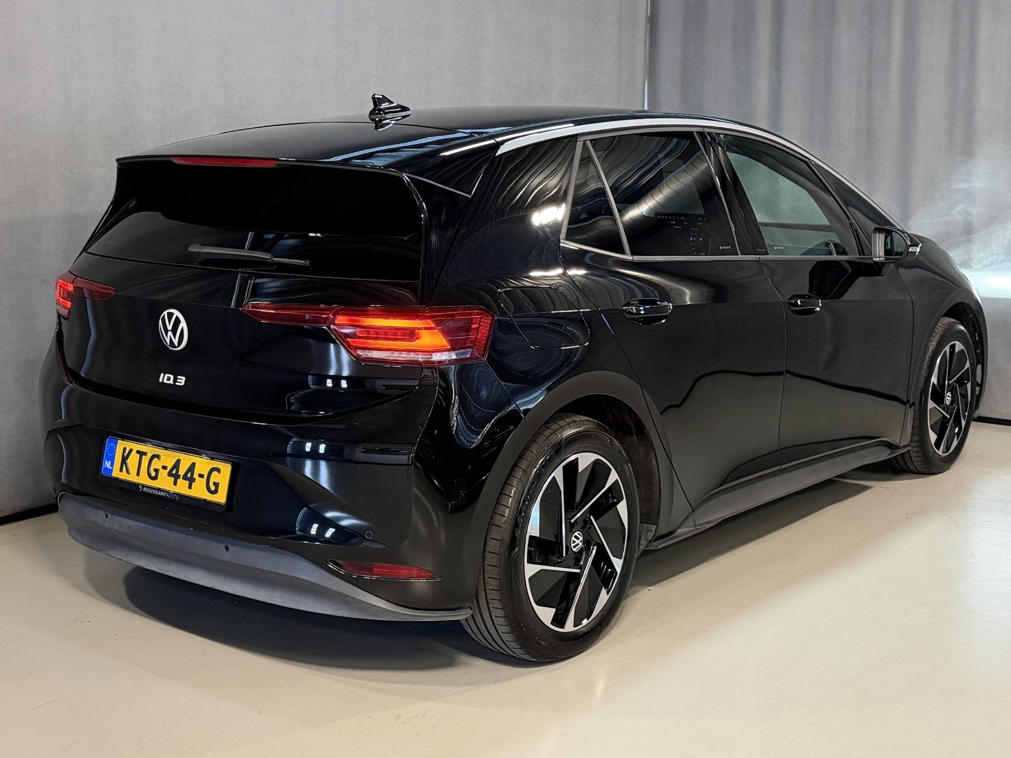 Volkswagen ID.3 Pure 52 kWh 18"/Adaptieve Cruise/Apple Carpl, Automaat, Zwart, Automatische klimaatregeling, ID.3