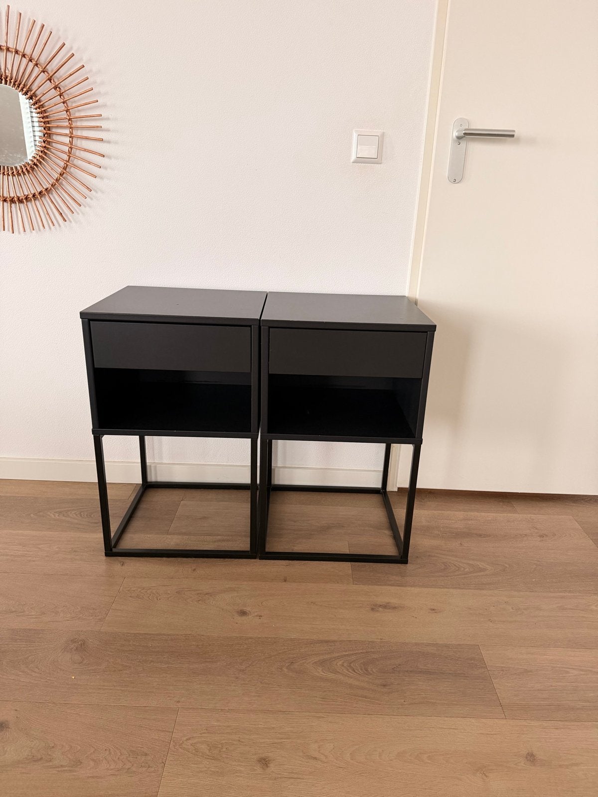 IKEA VIKHAMMER Nachtkastjes Zwart (2 stuks), Ophalen, Gebruikt, Minder dan 45 cm, 55 tot 70 cm