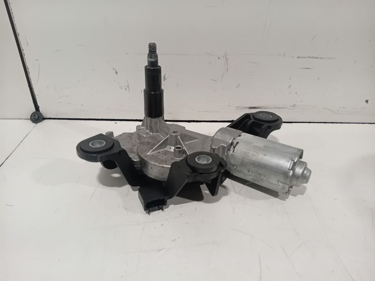 Ruitenwisser mechaniek achter Nissan Qashqai, Onderdelen@venauto.nl, Van der Ven Autorecycling B.V., Gebruikt, Ettenseweg 76, 4706 PB Roosendaal, The Netherlands