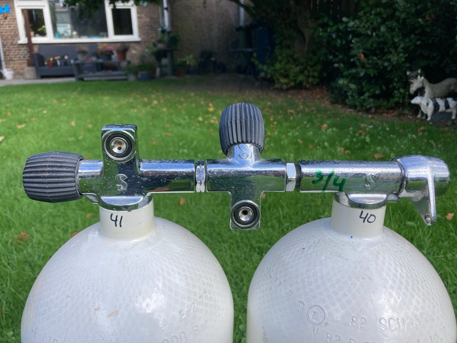 Duikflessen met kraanblok - vintage Decoratie, Watersport en Boten, Ophalen of Verzenden, Gebruikt, Duikfles