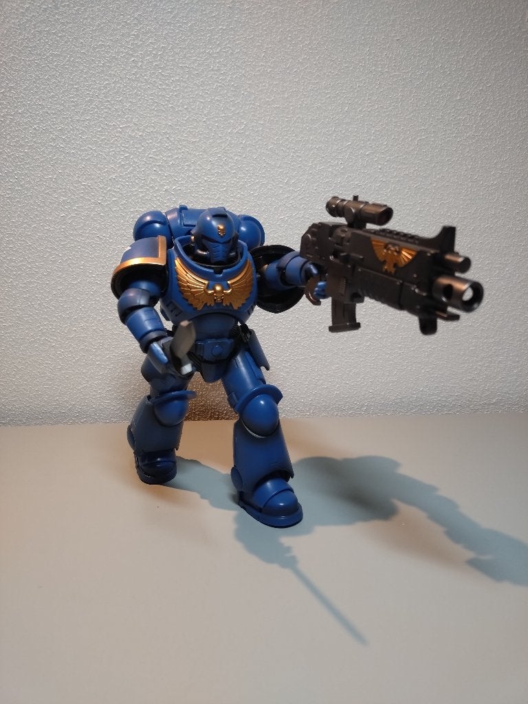 Bandai Warhammer 40k ultramarines primaris intercessor, Figuurtje(s), Warhammer, Ophalen of Verzenden, Zo goed als nieuw