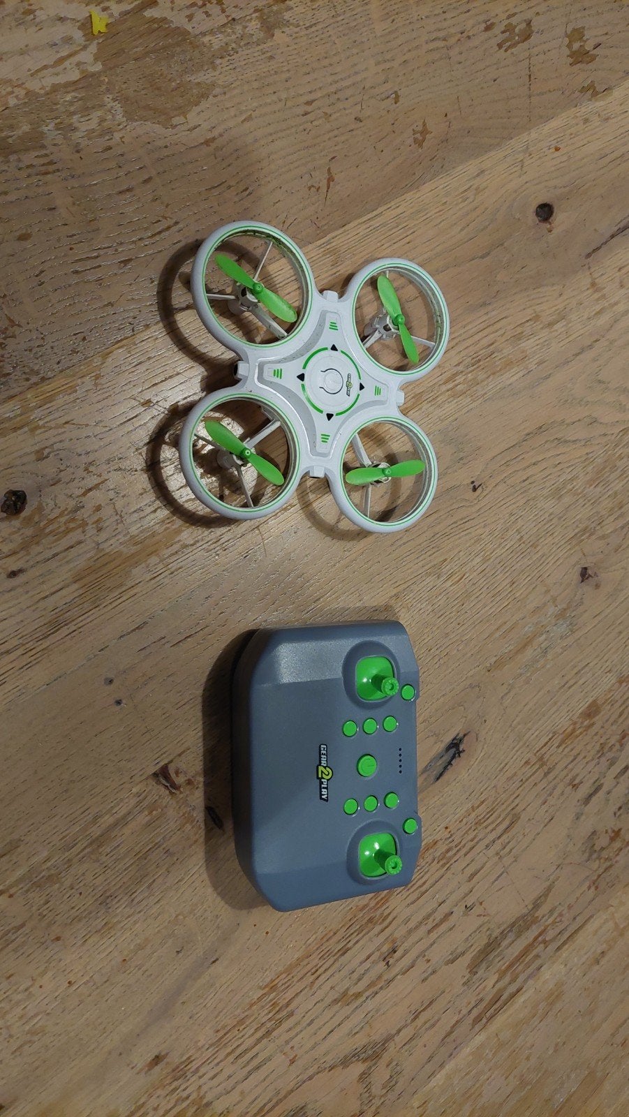 Simpele drone kinderspeelgoed, Gebruikt, Overige merken, Minder dan 100 meter, Minder dan 15 minuten