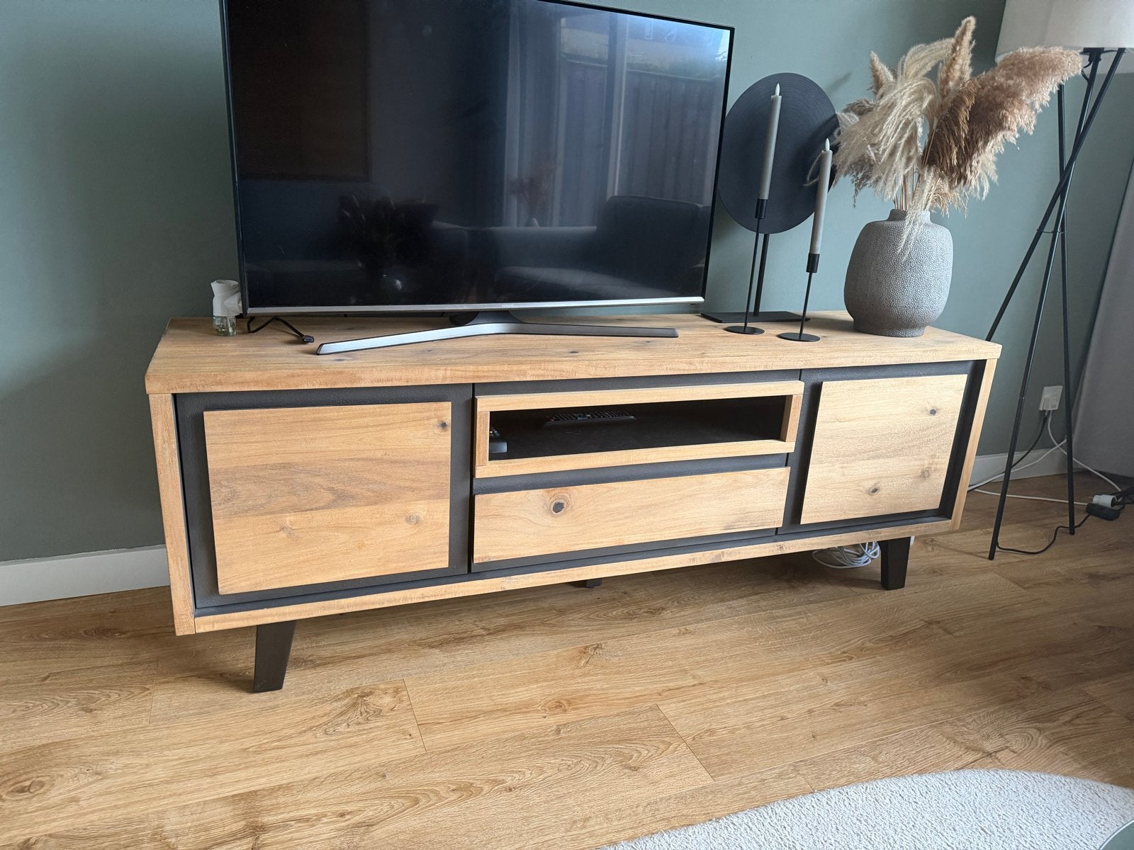 TV-meubel van eikenhout, Ophalen, 150 tot 200 cm, Eikenhout, Zo goed als nieuw