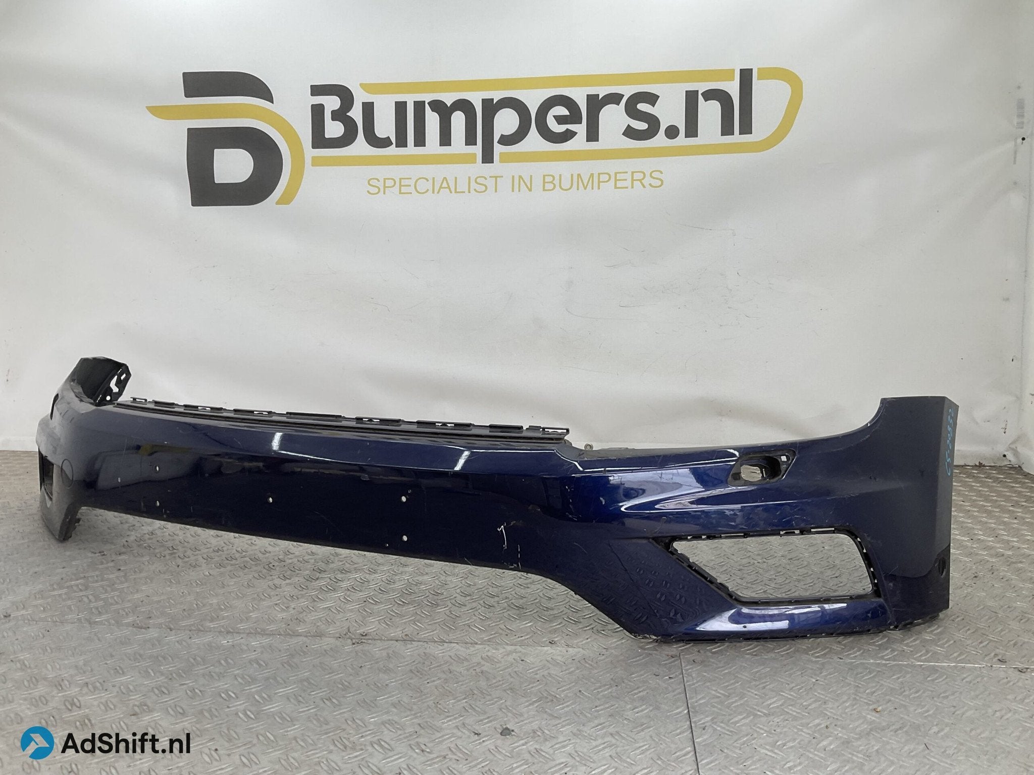 BUMPER Volkswagen Tiguan 5NA 2016-2020 5NA807221 VOORBUMPER, Auto-onderdelen, Bumper
