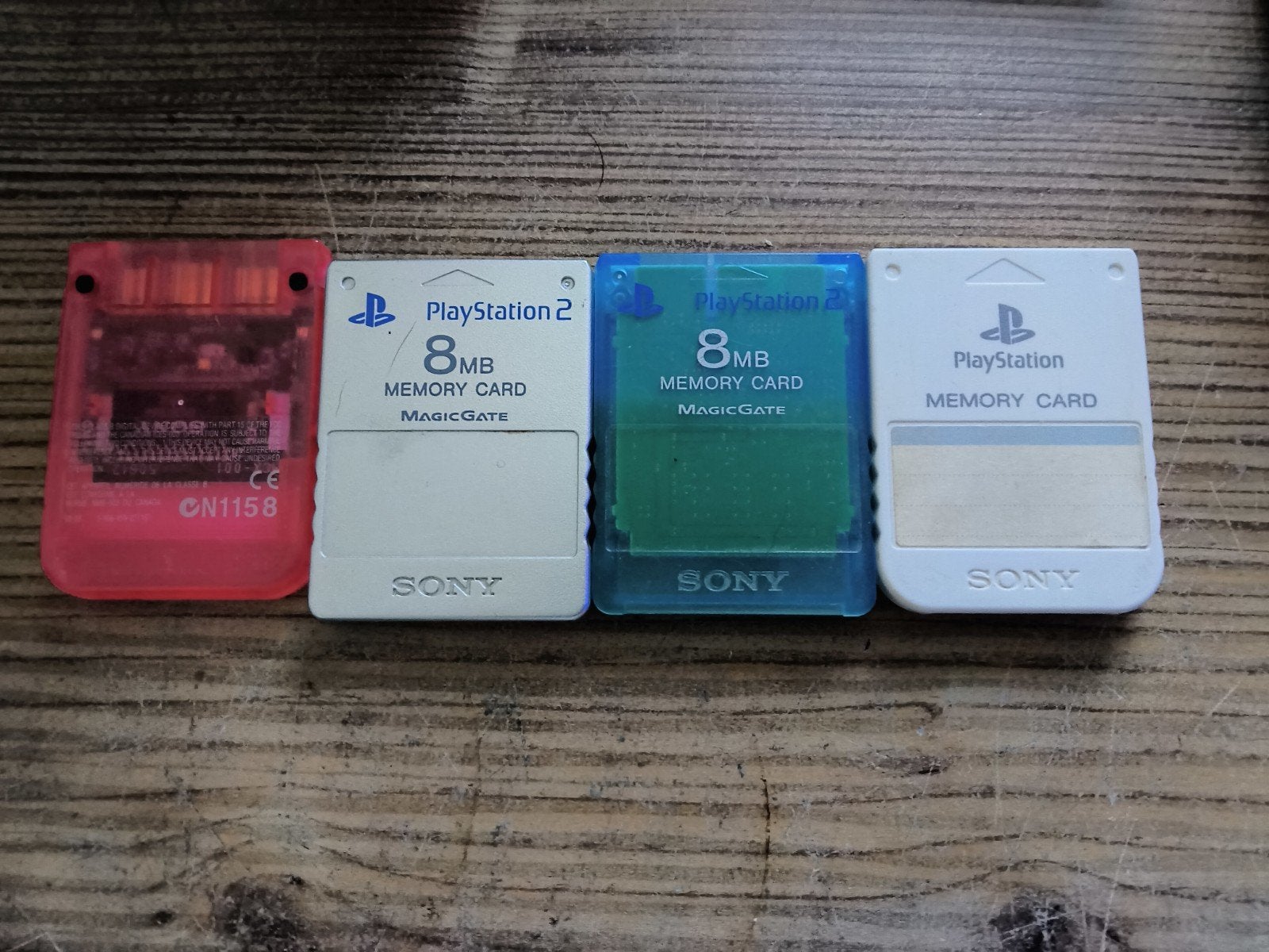 PlayStation 1 & 2 Memory Cards - 8MB, Ophalen, Gebruikt, Overige typen, Overige merken