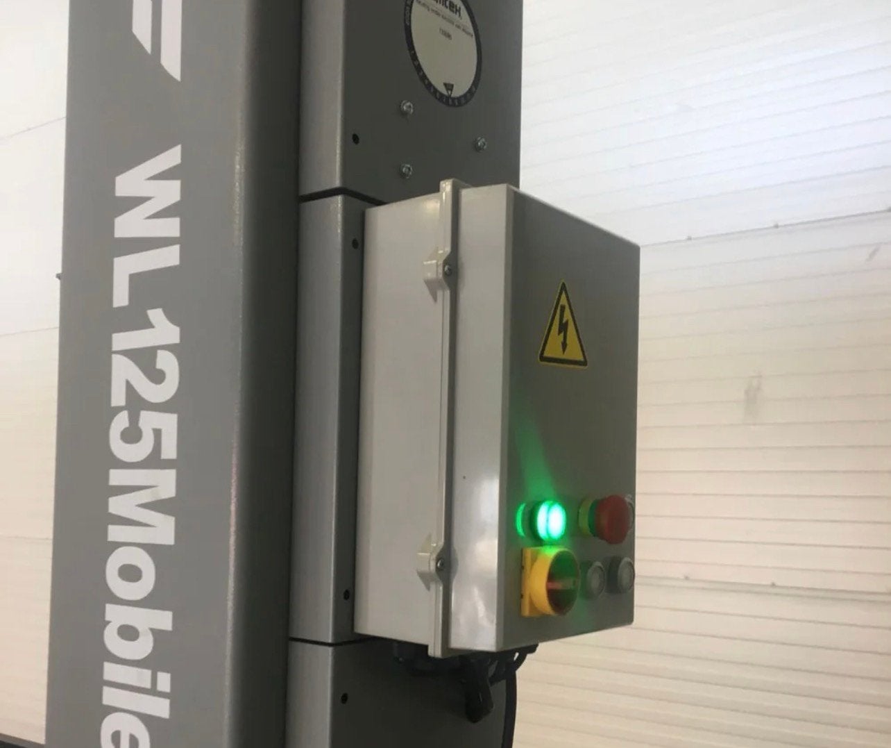 Wolf WL125 Mobiele 1-Koloms Parkeerbrug – 2500 kg, Ophalen, Nieuw