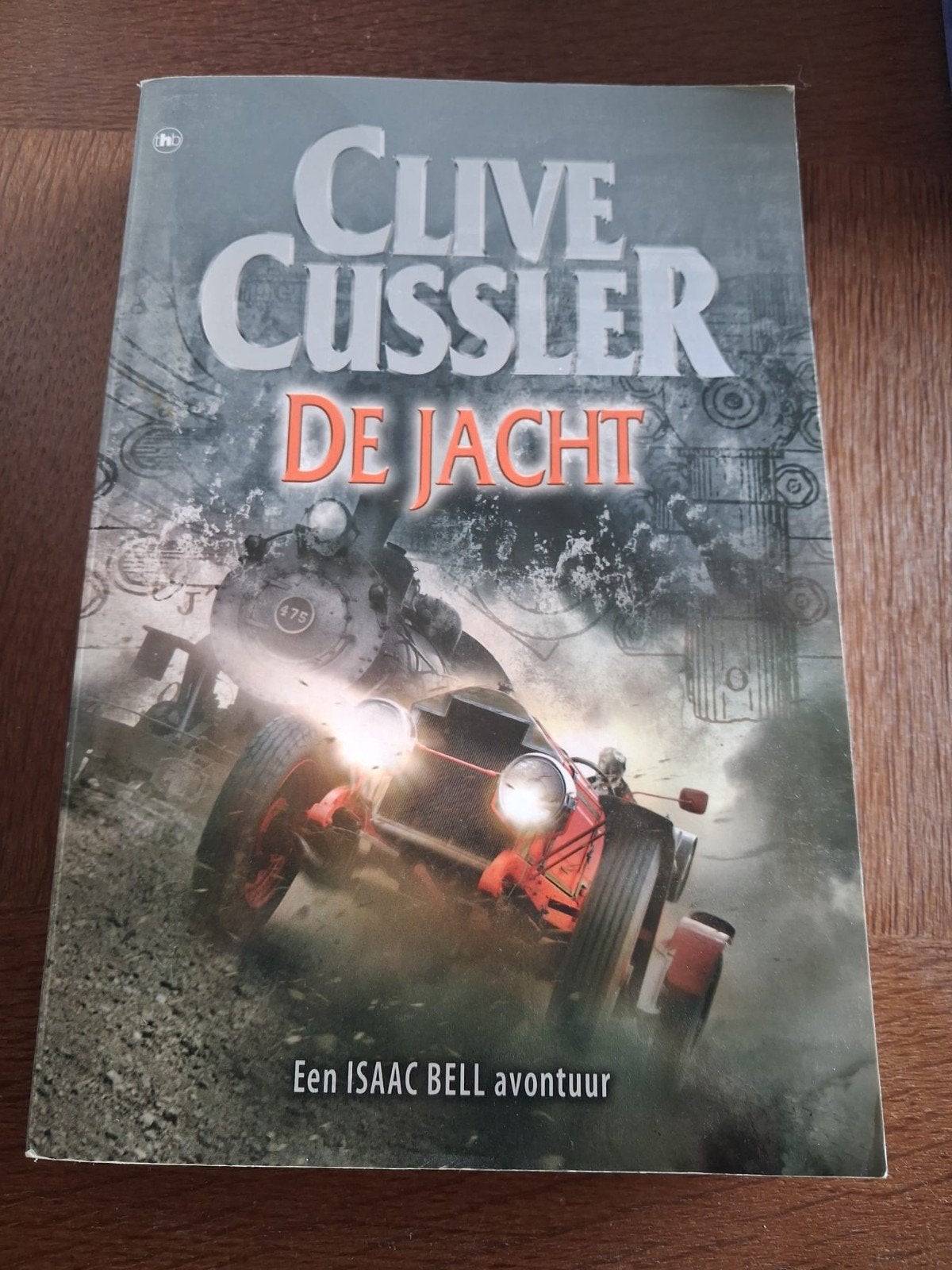 Clive Cussler - De Jacht (Een Isaac Bell avontuur), Ophalen of Verzenden, Gelezen, Clive Cussler
