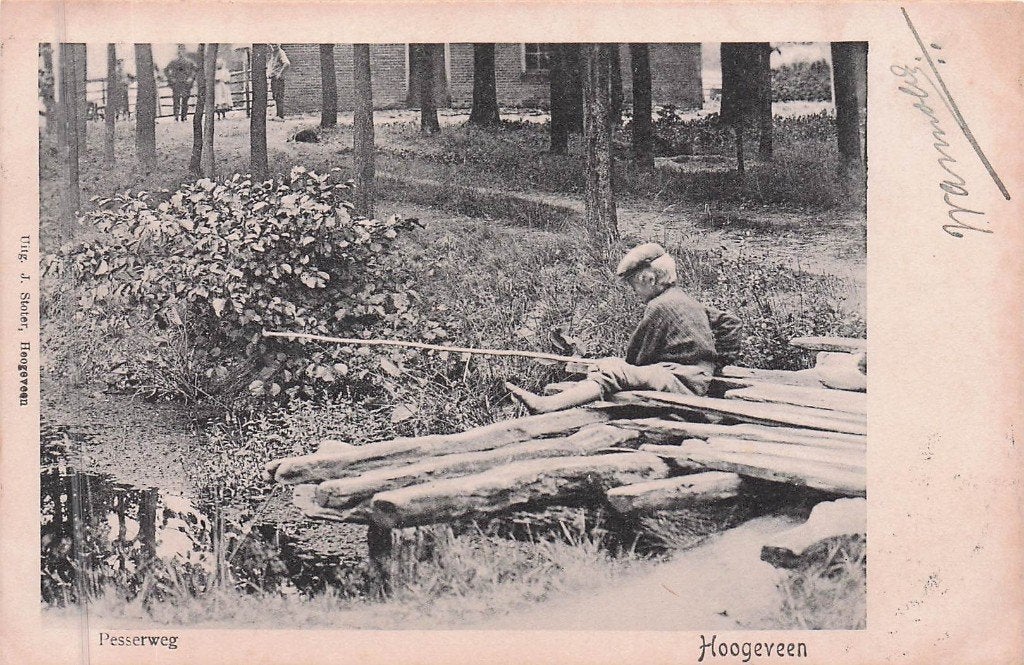 Hoogeveen - Pesserweg met een visser (gel. 1905), Ophalen of Verzenden, Voor 1920, Gelopen, Drenthe
