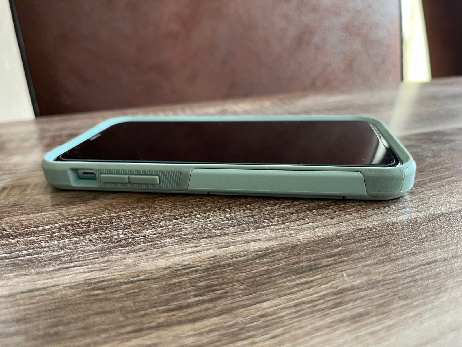 Foto 8 van iPhone 11 (128GB) Groen met OtterBox hoesje