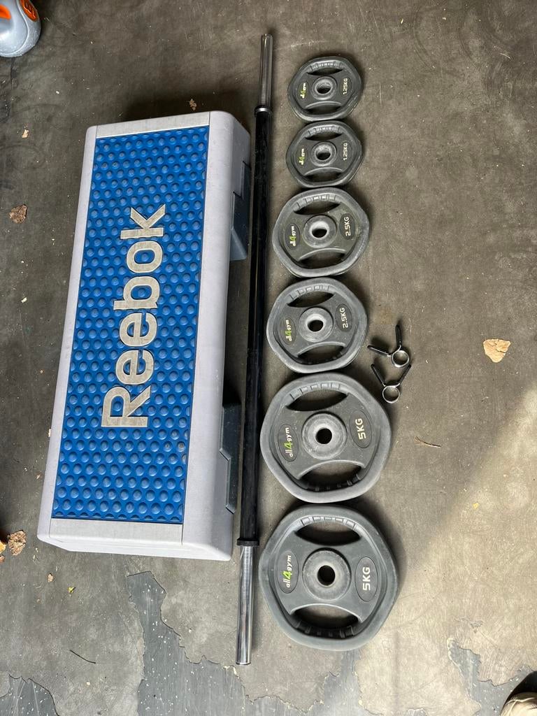 Reebok step met bodypump set stang met schijven, Sport en Fitness, Fitnessmaterialen, Gebruikt, Bp set, Ophalen of Verzenden, Reebok