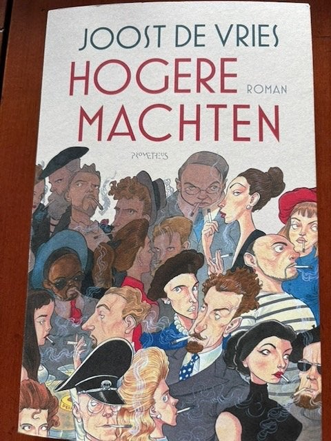 Joost de Vries Hogere machten, Boeken, Ophalen of Verzenden, Zo goed als nieuw
