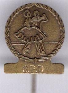 S.P.D. koper dans speldje ( X_116 ), Verzenden, Zo goed als nieuw, Sport, Speldje of Pin