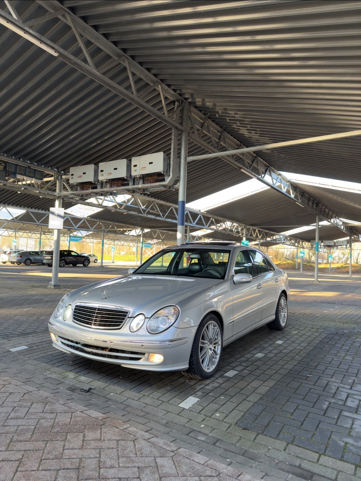 Mercedes Benz E320 CDI Avantgarde, Auto's, Automaat, Achterwielaandrijving, Zwart, 3222 cc