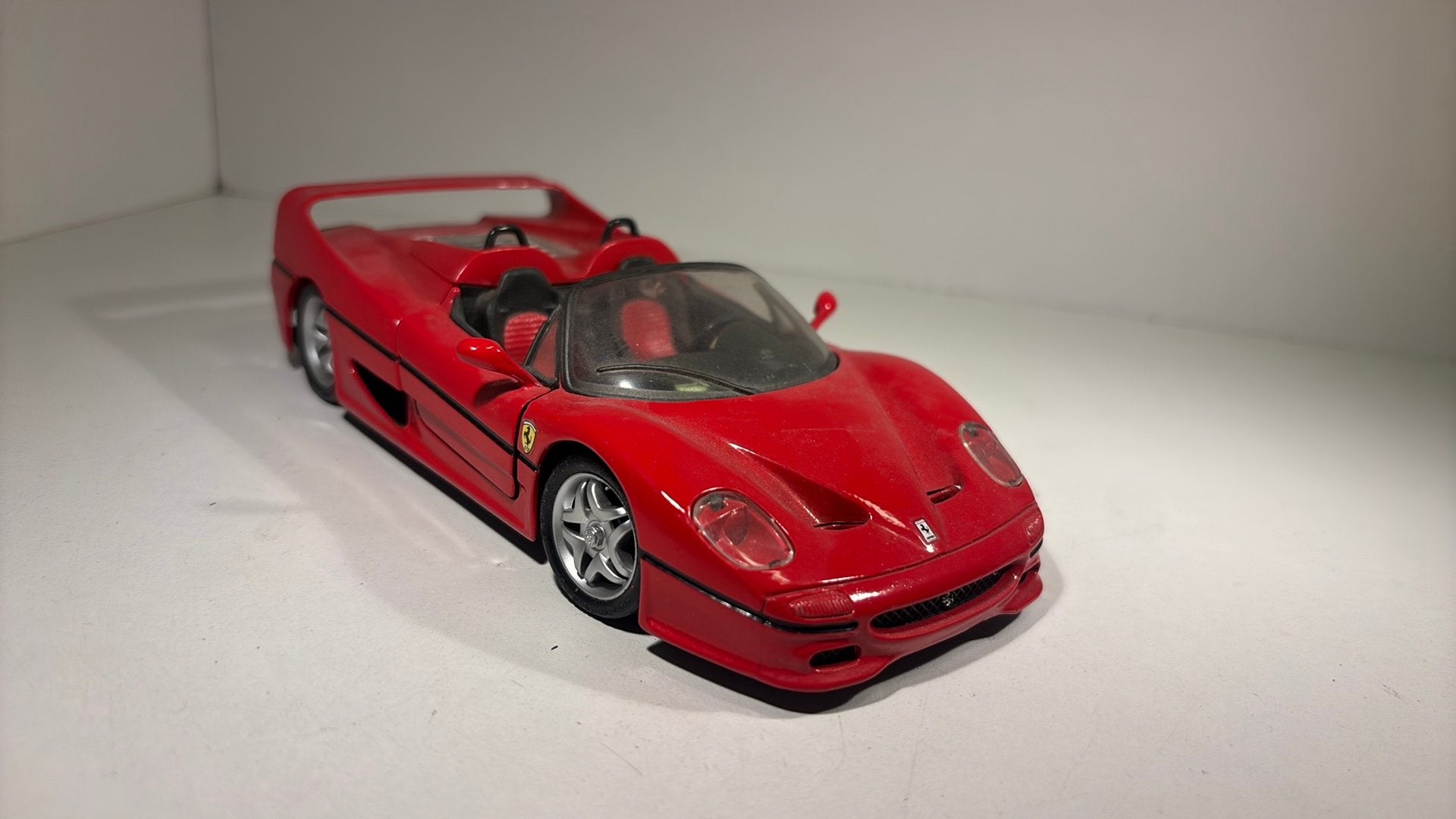 Ferrari f50 spyder maisto 1.24